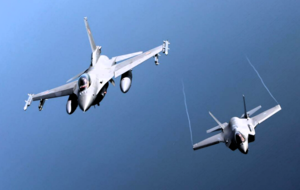 Alarmstart-Russische-Bomber-fliegen-Richtung-USA-US-Kampfjets-fangen-mehrere-Russische-und-Chinesische-Flugzeuge-ab-
