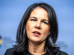 Annalena-Baerbock-neue-Fotos-So-hat-sich-der-Stil-der-Politikerin-im-Lauf-der-Jahre-ver-ndert
