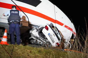 ICE-Unfall-Hunderte-Fahrg-ste-stundenlang-in-ICE-gefangen-im-Dunkeln
