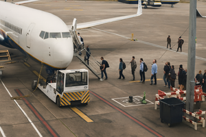 Mit-einem-Tennisball-k-nnen-Sie-Thrombose-im-Flugzeug-vorbeugen