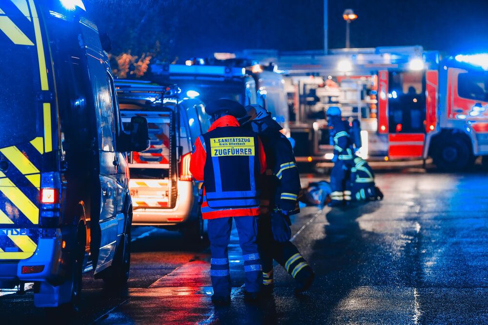 Schrecklicher Unfall! 3-jähriges Kind von Auto erfasst - Rettungskräfte mussten Jungen reanimieren