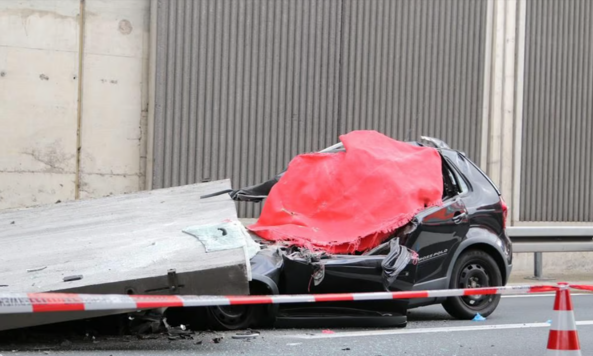 Frau auf Autobahn von Lärmschutzwand erschlagen! War es Baupfusch?!