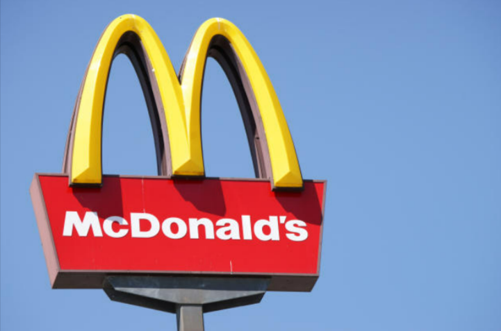 Eilmeldung! Mann stirbt bei McDonald´s! Giftige Burger – 49 Infizierte und ein Todesopfer!