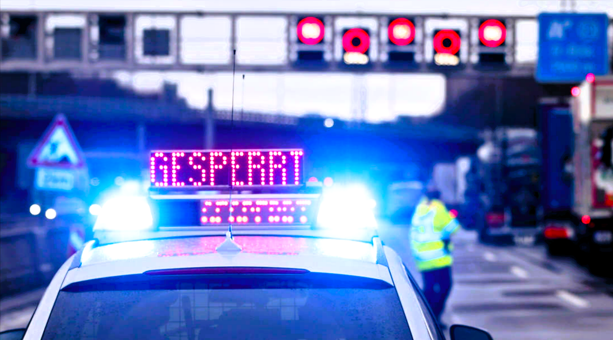 2 Menschen sterben auf der Autobahn! Tödlicher Unfall 2 Todesopfer und zwei Schwerverletzte