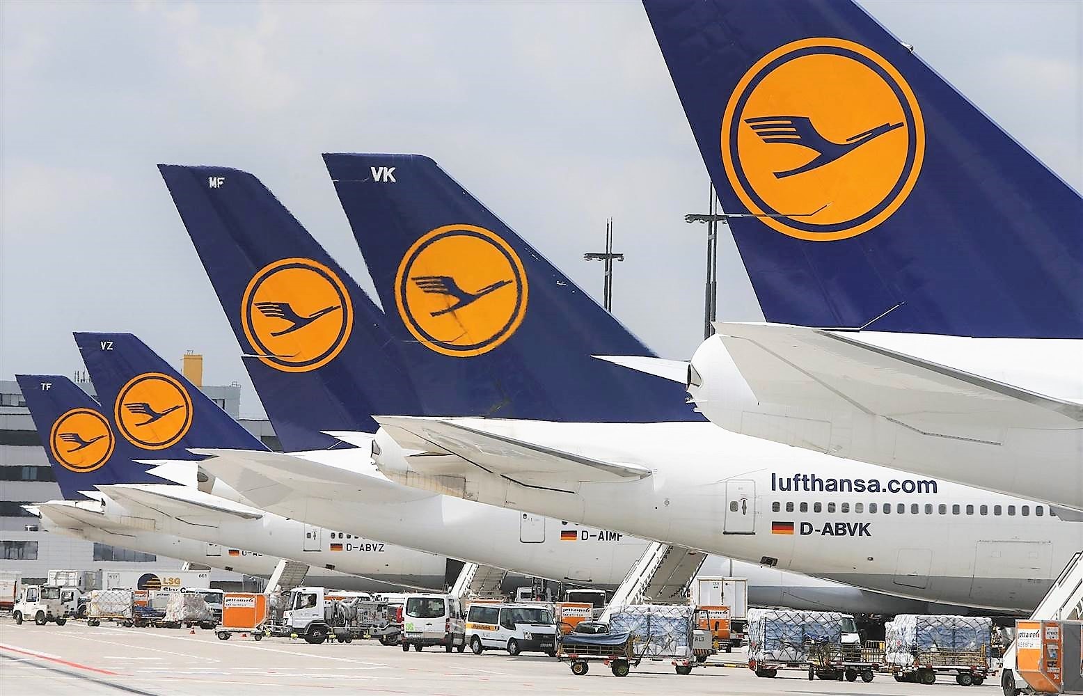 Leiche in Lufthansa-Maschine entdeckt! Schrecklicher Fund erschüttert Flughafenpersonal