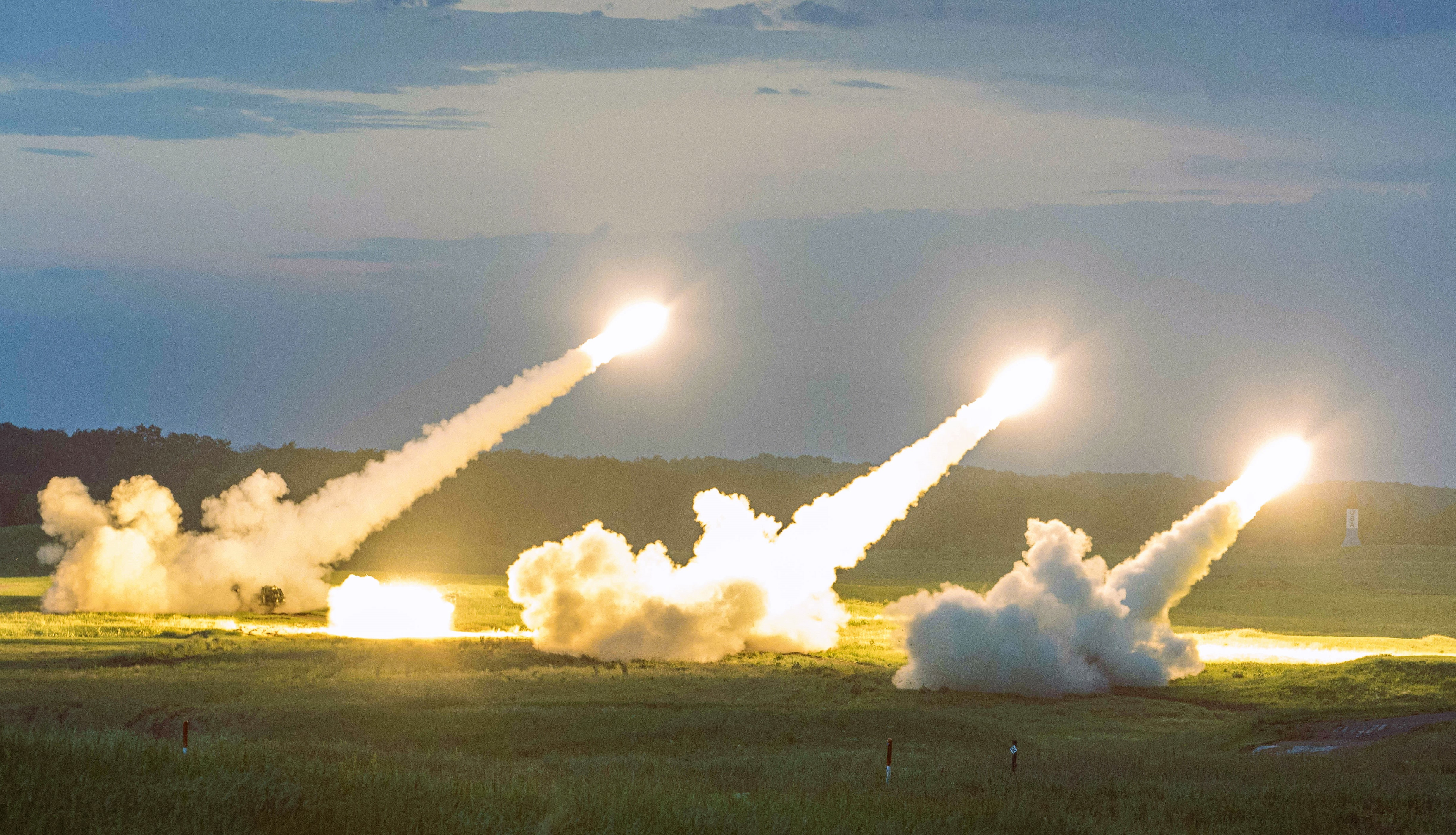 Putin zittert! Schickt die USA jetzt Langstreckenwaffen in die Ukraine? Moskau ist in Gefahr