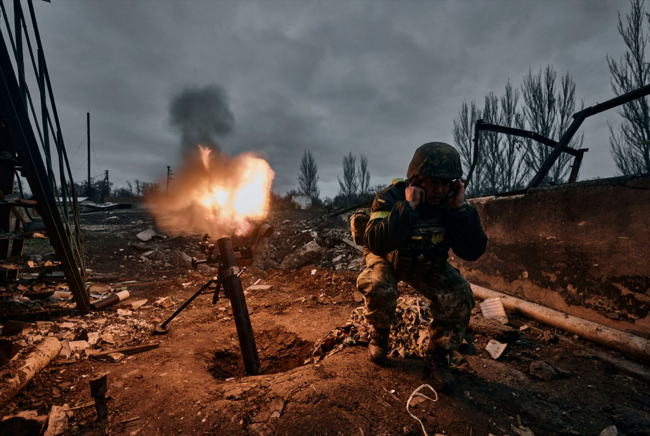 Russen beschießen Fluthelfer! Artilleriebeschuss auf Cherson während Helfer versuchen Menschen zu retten!