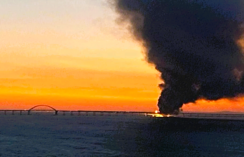 Eilmeldung! Riesige Explosion auf der Krim! Neue Attacke der Ukraine - Militärbasis getroffen!