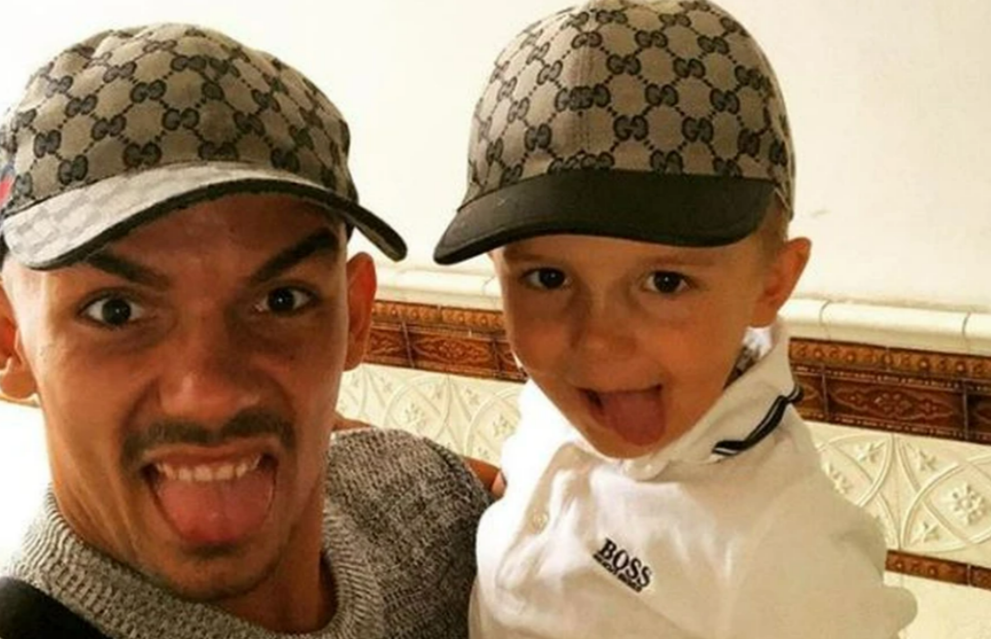 Brandanschlag auf Rapper Capital Bra - Familie und Kinder waren im Haus!