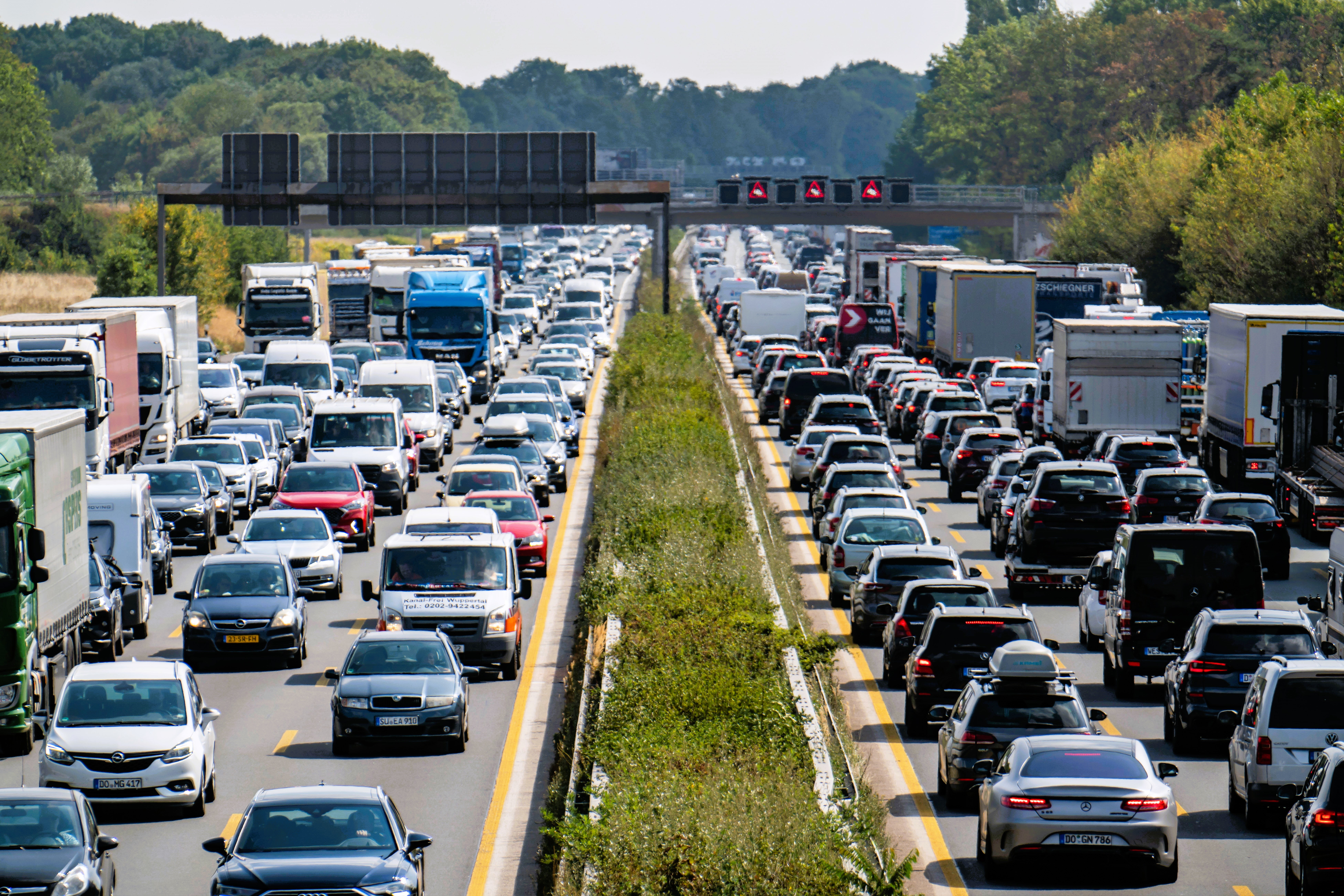 Achtung! Autobahndreieck VOLL GESPERRT am ganze Wochenende! Verkehrschaos droht