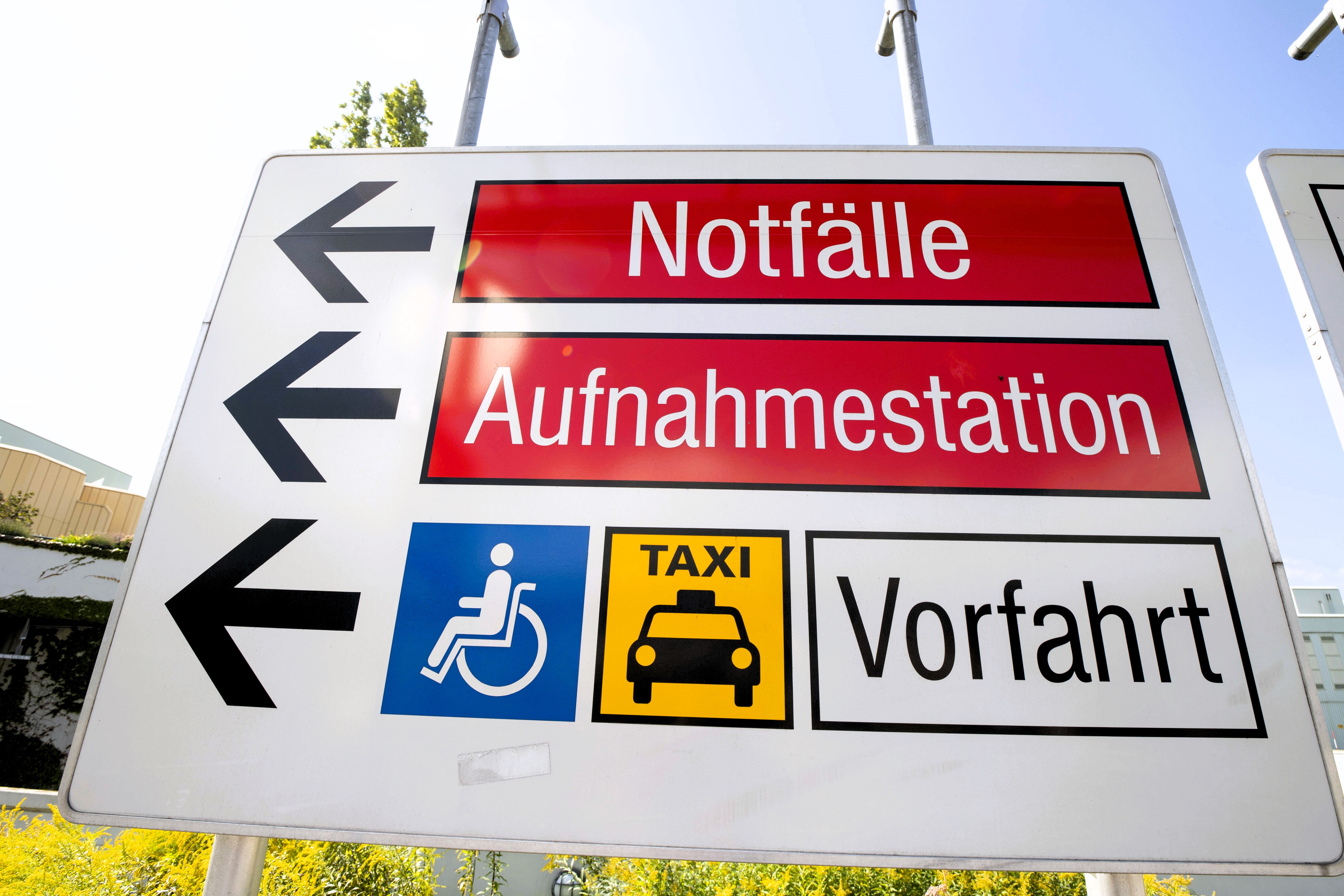 Todesdrama in deutscher Stadt - Rentner (89) tötet eigene Ehefrau (82) beim Ausparken