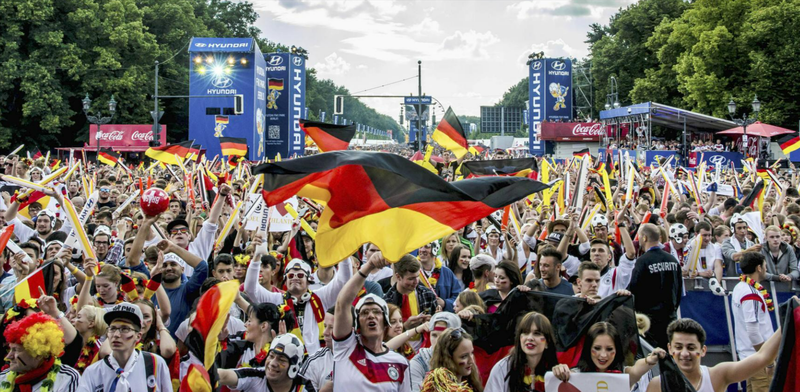 Amokalarm auf Fan-Fest! 3 Menschen von Türkei-Fan niedergestochen! Blutiger Angriff in Stuttgart