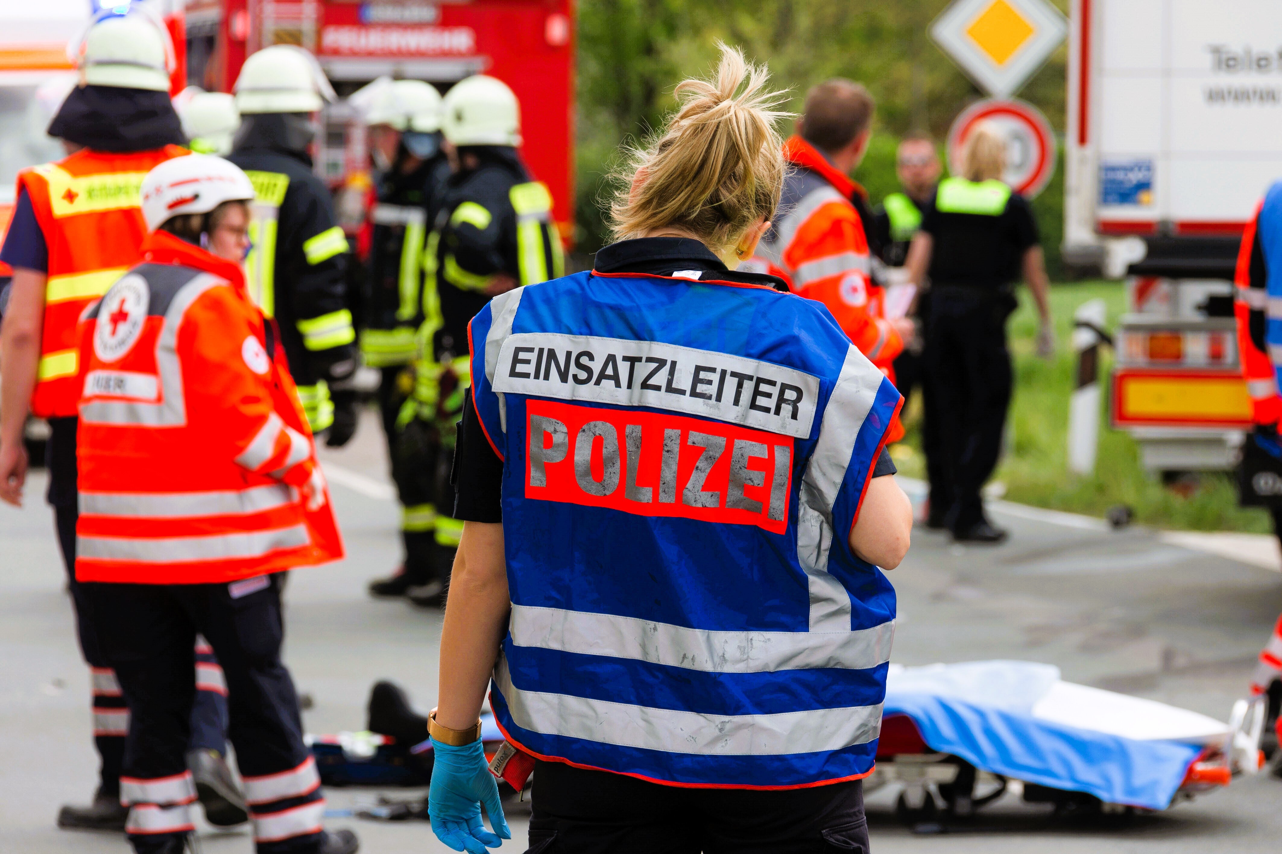 Familie ausgelöscht - Mutter und Kind sterben bei schwerem Unfall im Flammeninferno!