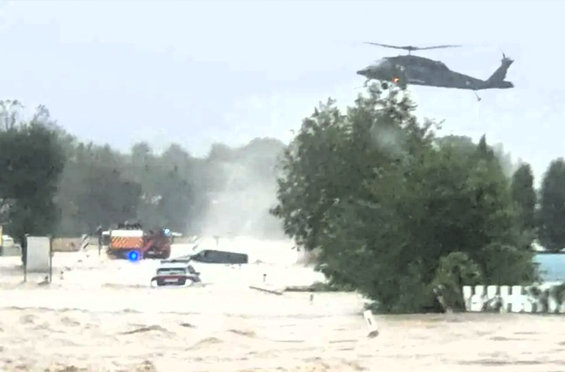 Alarmstufe Rot für Urlauber! Schwere Unwetter toben in Italien - Beliebter Urlaubsort überschwemmt 