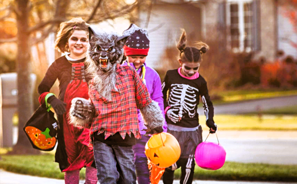 Halloween-Albtraum: Jäger bedroht Kinder mit Gewehr! Festnahme an Halloween!