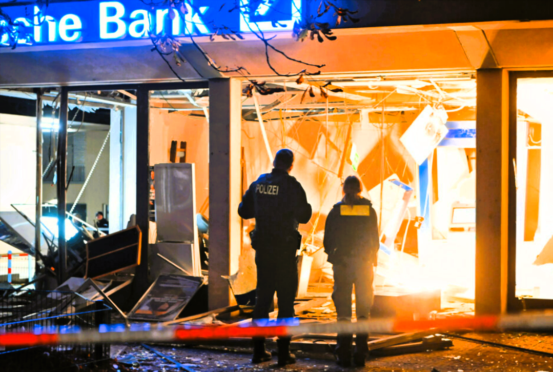 Banküberfall! Polizei schießt auf Automaten-Sprenger! Spektakuläre Geldraub-Jagd