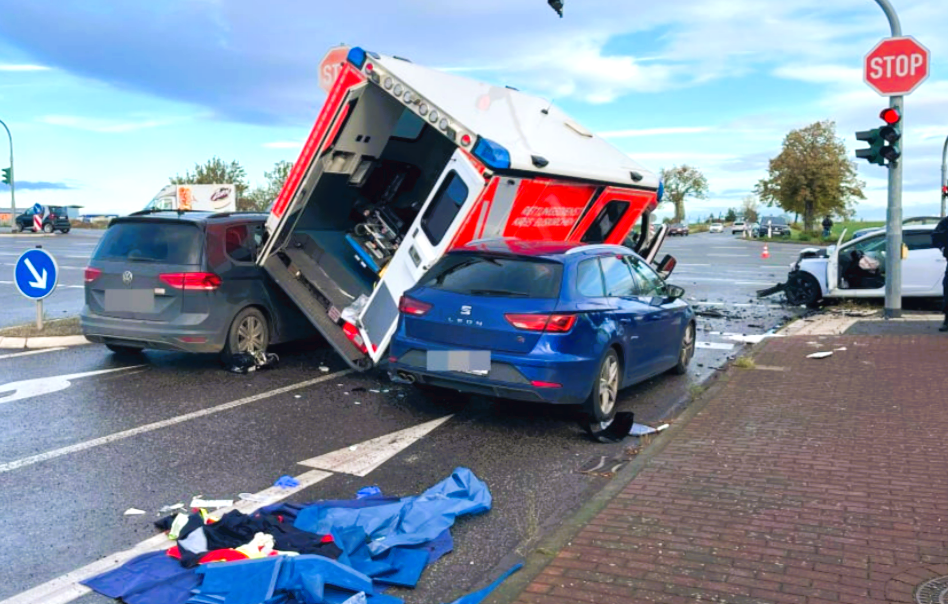 Rettungswagen entführt! Mann droht sich in die Luft zu sprengen - SEK startet wilde Verfolgungsjagd!